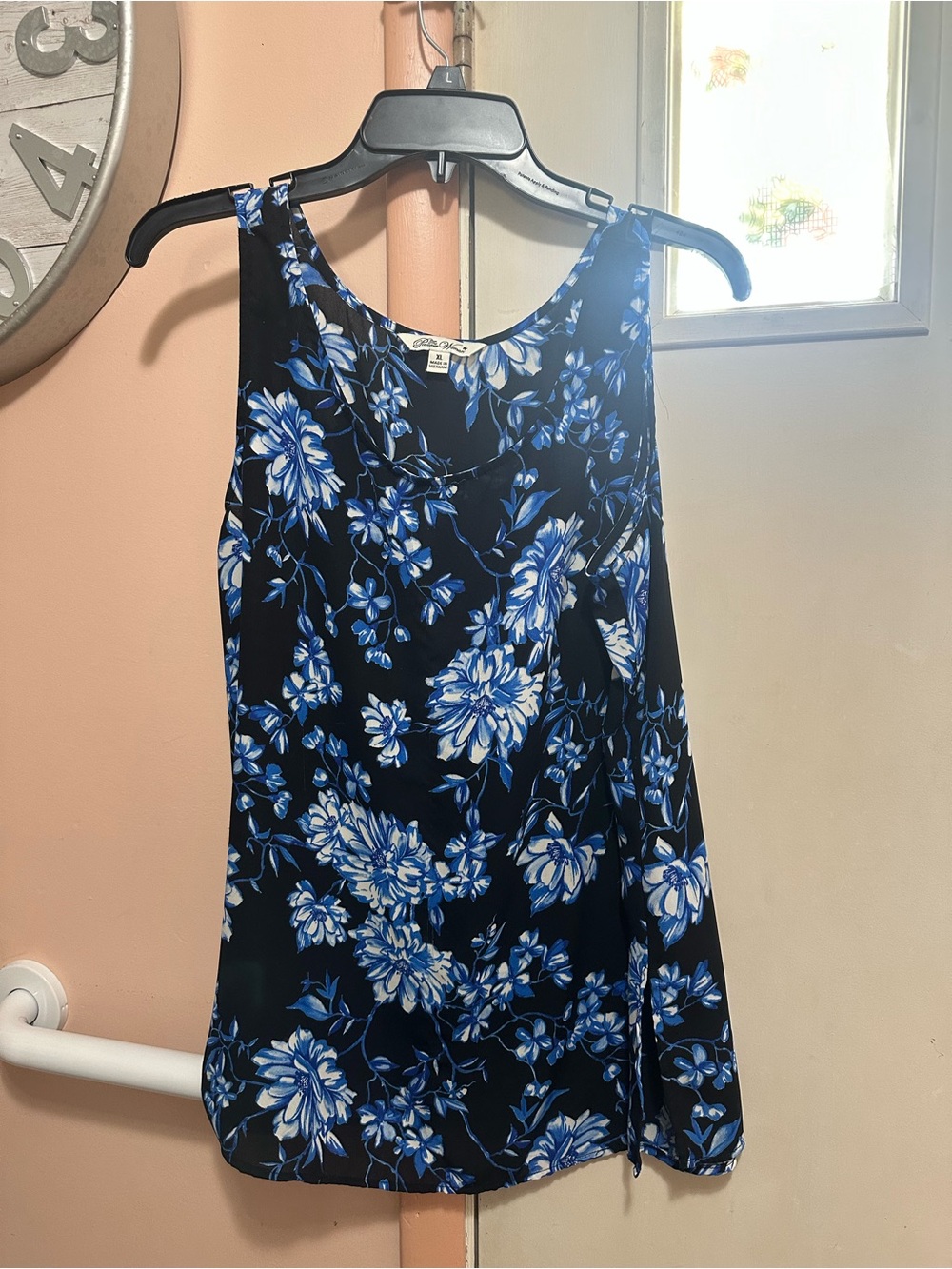 The Pioneer Woman Black Floral Scoop Neck Tank with Blue & White Blooms